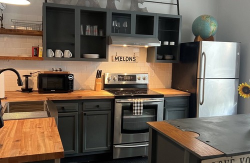Mineral Point Apartment | Charming 1-bedroom downtown apartment in the Historic Hotel Royal