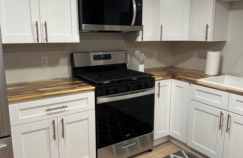 Macalester - Groveland Apartment | Charming 1-bedroom apartment near St. Thomas, St. Catherine, and Macalester!