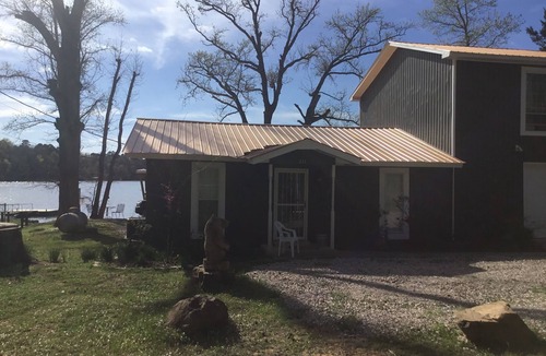Perryville House | Charming 1-bedroom house with WiFi, AC in serene Perryville, close to Petit Jean