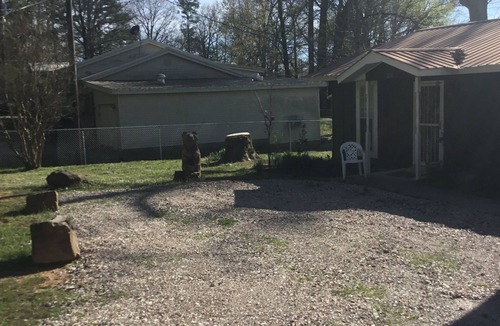 Perryville House | Charming 1-bedroom house with WiFi, AC in serene Perryville, close to Petit Jean