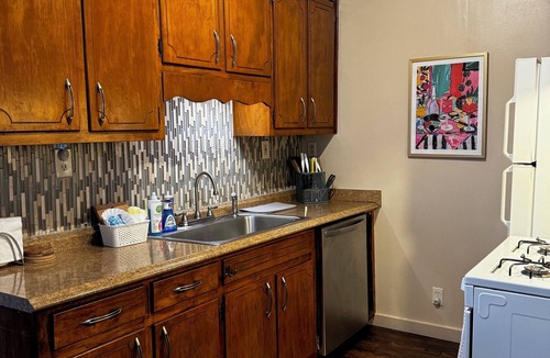 Cooper-Young Historic District House | Charming 2-bed bungalow in the Historic Cooper-Young neighborhood of Memphis!
