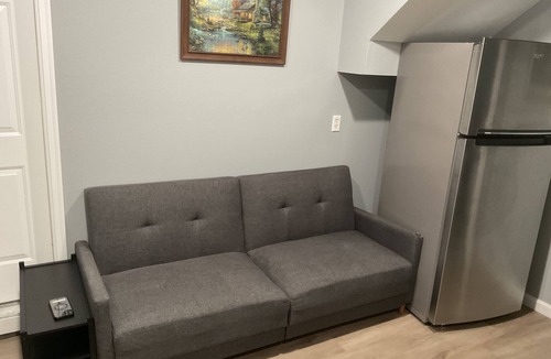 La Vergne House | Charming 2-bedroom but 4 beds house in welcoming La Vergne with WiFi, AC