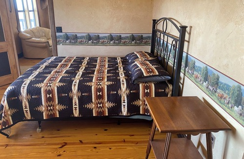 Samnorwood House | Charming 2-bedroom farmhouse in Shamrock, TX