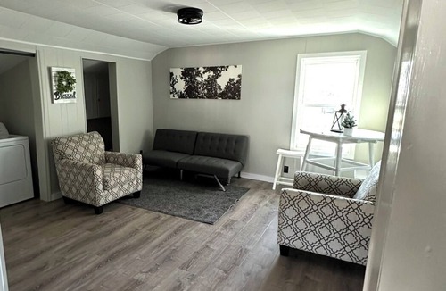 Norwalk House | Charming 2-bedroom house with AC, WiFi in serene Norwalk