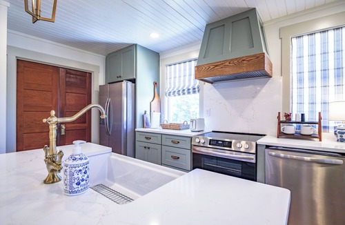 Maryville Cottage | Charming 2-bedroom + Loft cottage in Maryville Tennessee