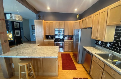 Elkader Apartment | Charming 2-bedroom suite A with WiFi, AC in adorable Elkader