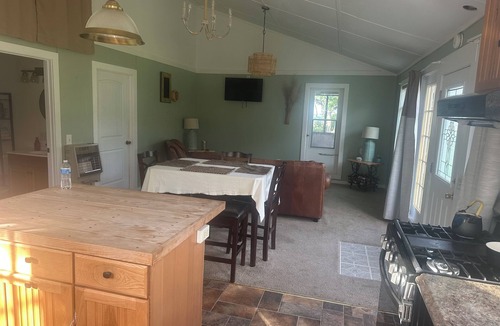 Cedar Island House | Charming 2-bedroom house with private beach access in peaceful Cedar Island