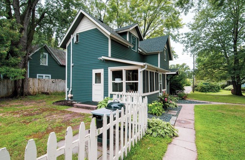 Stillwater House | Charming 3-bedroom house 8 blocks from Historic Downtown Stillwater