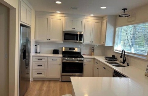 Bentonville House | Charming 3-bedroom house with AC and WiFi in Bentonville