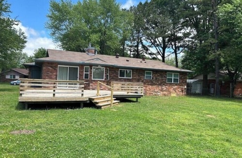 Bentonville House | Charming 3-bedroom house with AC and WiFi in Bentonville