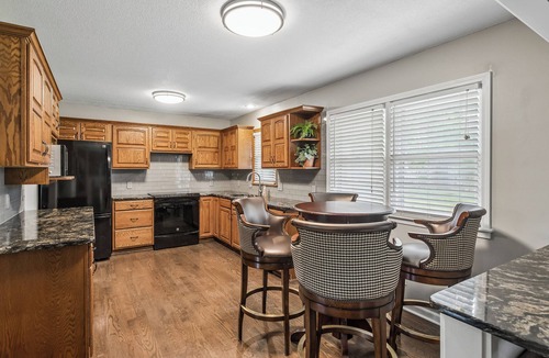 Independence House | Charming 3-bedroom house with fenced yard