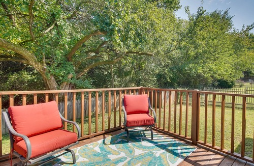 Fayetteville House | Charming Arkansas Retreat w/Deck, Near Downtown!