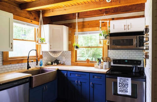 Fountain Run Cabin | Charming Cabin in the Woods