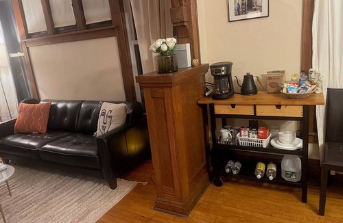 Macalester - Groveland Apartment | Charming Chef’s Home – Main Level Retreat steps from Macalester/Grand Ave
