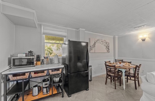Hatteras House | Charming Coastal Cottage in the heart of Hatteras Village