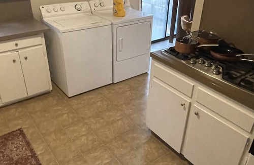 Fayetteville Cottage | Charming Cottage Five miles from U of A campus