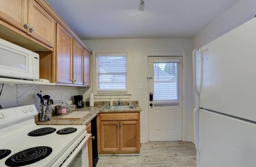 Midtown Apartment | Charming Cottage Near Memphis’ Best Attractions