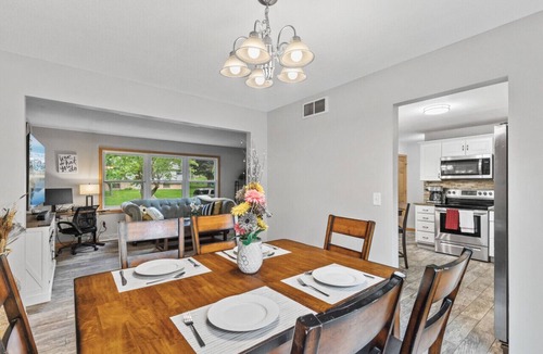 Burnsville House | Charming Family Home in Burnsville