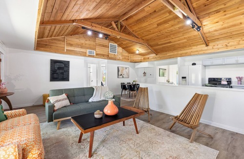 East Tawakoni House | Charming Lake Tawakoni Water Front Private Fishing Dock Boat Dock Fire Pit Kayak