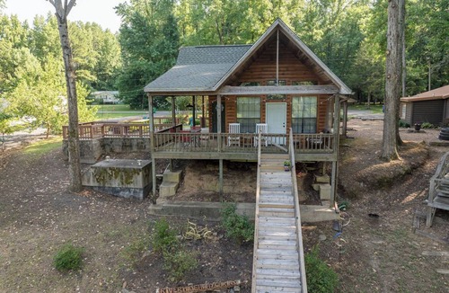 Heber Springs Cabin | Charming & Rustic Cabin on the Little Red River!