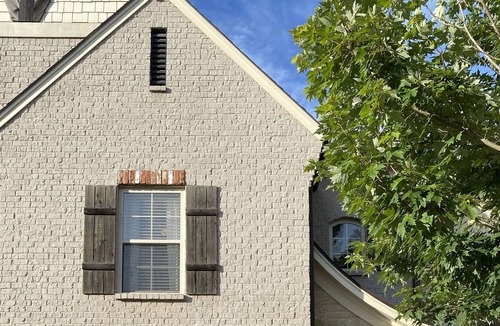 Oxford House | Cheerful 3 bedroom townhome, minutes from campus!
