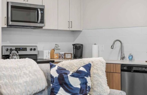 The Gulch Apartment | Chic 1BR, Steps from The Gulch & Broadway