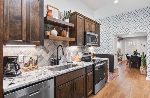 Greenwood Condo | Chic and Cozy -Walk to Bars, Coffee, Restaurants