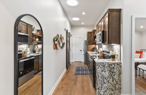 Greenwood Condo | Chic and Cozy -Walk to Bars, Coffee, Restaurants