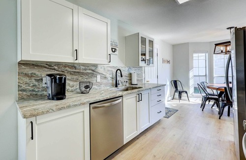 Bentonville Cottage | Chic Bentonville Home w/Patio & Fire Pit!