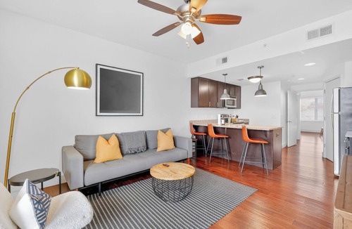 12 South Apartment | Chic Boutique Condo in Nashvilles coveted 12 South Neighborhood Coffee Shops, Restaurants, Bars and Boutiques, just steps away. Featuring a King bed plush linens , bath products and a balcony with free parking!
