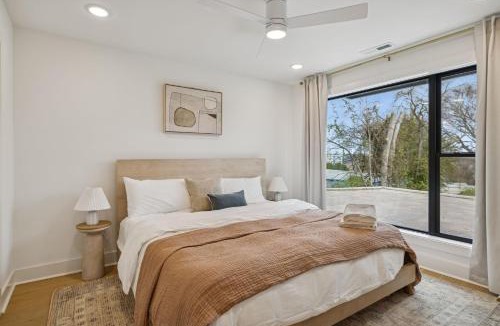 Hurwood Heights House | Chic Nash Townhouse Rooftop Patio and City Views