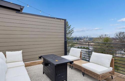 Hurwood Heights House | Chic Nash Townhouse Rooftop Patio and City Views