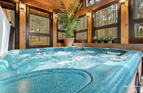 Eureka Springs Cabin | Cinnamon Valley - The Barn