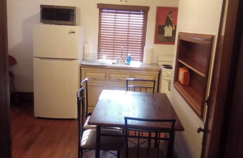 East of Broadway Apartment | Clean Safe Comfortable Housing - Comforts of Home