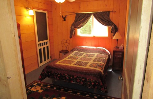 Ozone Cabin | Clear View Retreat: Family Cabin #3
