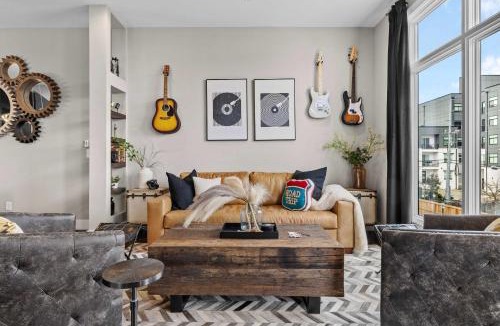 Hope Gardens House | CLose to DT Speakeasy Poker City Views
