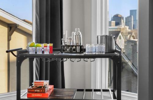 Hope Gardens House | CLose to DT Speakeasy Poker City Views