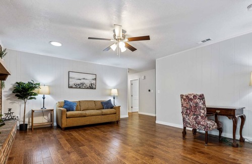 Little Rock House | Close to Everything! Dining, Shopping, & Hiking!