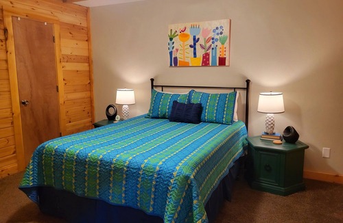Holiday Island House | Close to Lake and Eureka Springs. Bring your boat!