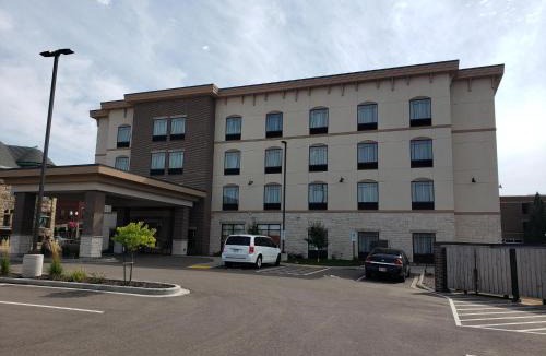 Menomonie Hotel | Cobblestone Inn & Suites - Menomonie/UW-Stout