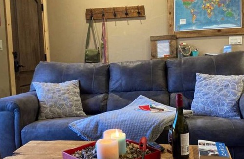Kanab Cabin | Come enjoy Play and Peace at Modern Cabin with Rustic Charm!