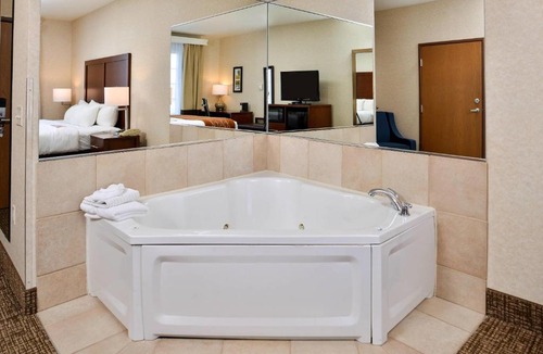 Morrisonville Hotel | Comfort Inn & Suites Madison North
