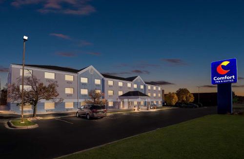 Mason City Hotel | Comfort Inn & Suites Mason City - Clear Lake