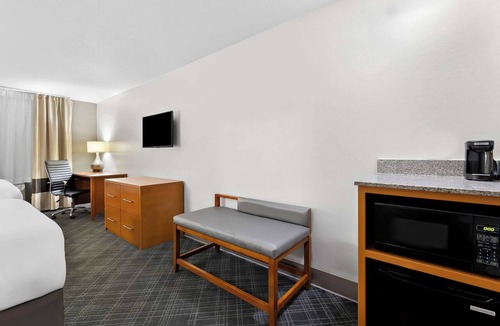 Antioch Hotel | Comfort Inn & Suites Nashville Near Tanger Outlets I-24 Antioch