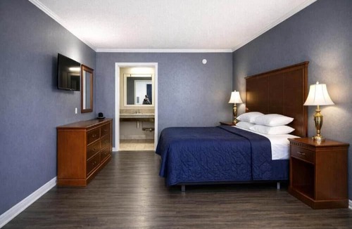 Antioch Hotel | Comfort Room, One king Bed, Non-smoking