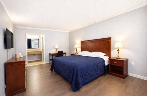 Antioch Hotel | Comfort Room, One king Bed, Non-smoking