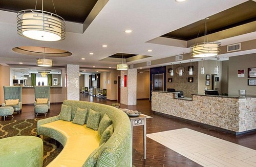 Gonzales Hotel | Comfort Suites near Tanger Outlet Mall