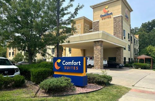 Topeka Hotel | Comfort Suites Topeka Northwest