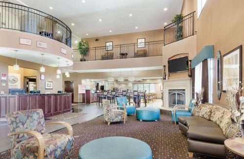 Topeka Hotel | Comfort Suites Topeka Northwest