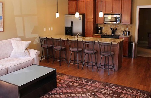 Hillsboro West End Condo | Comfortable and convenient in Hillsboro Village